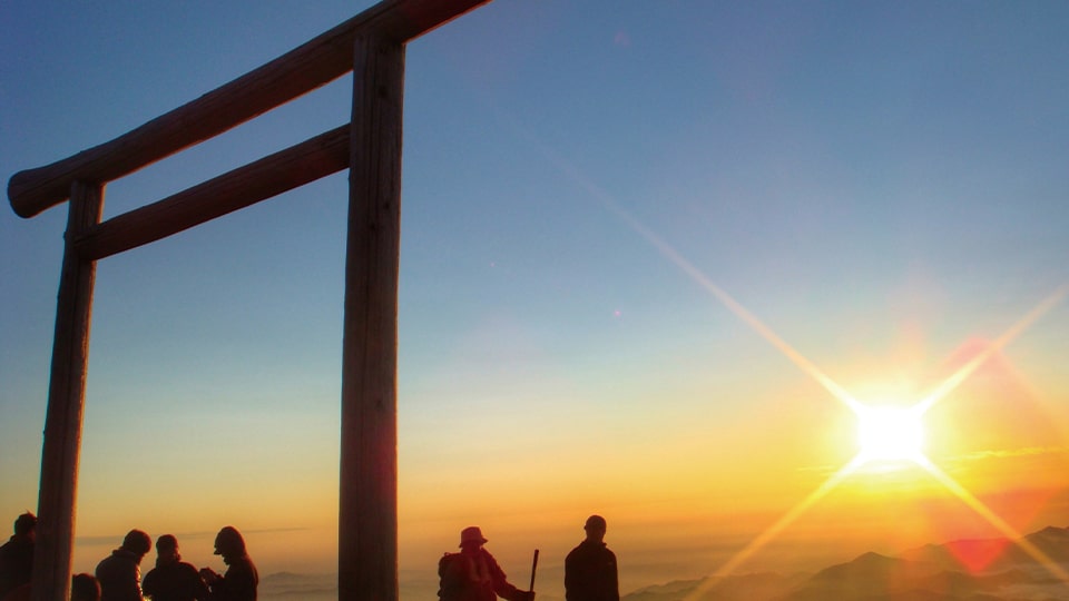 ご来光の詳細 Tabixia 富士山登山 富士登山ツアー バス 飛行機 新幹線で行く トラベルロード