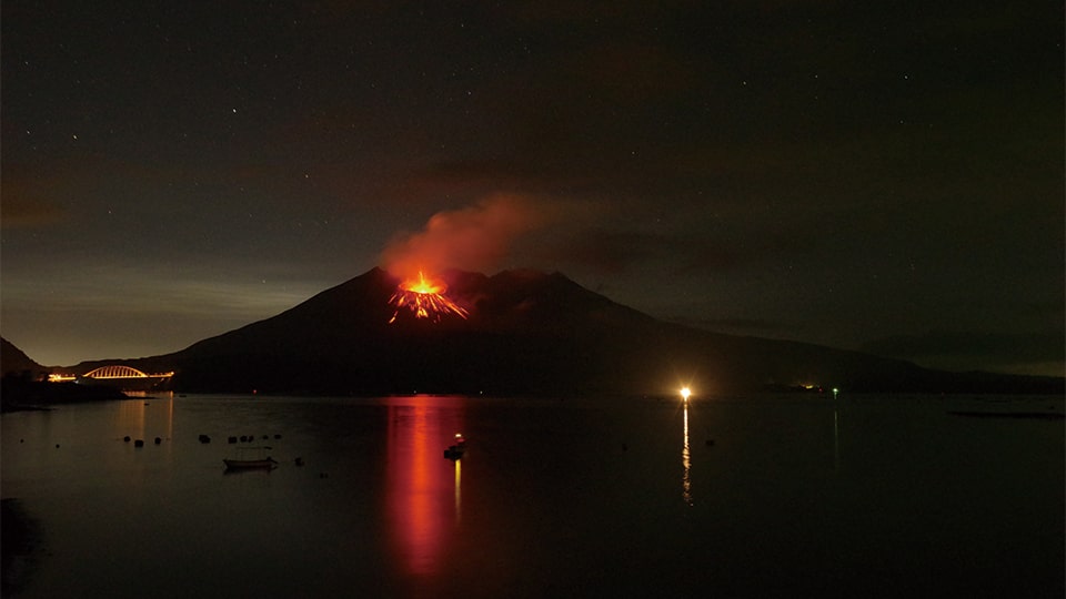 宝永火口の詳細 Tabixia 富士山登山 富士登山ツアー21 バス 飛行機 新幹線で行く Tabixia 宝永火口の詳細 Tabixia 富士山登山 富士登山ツアー21 バス 飛行機 新幹線で行く Tabixia