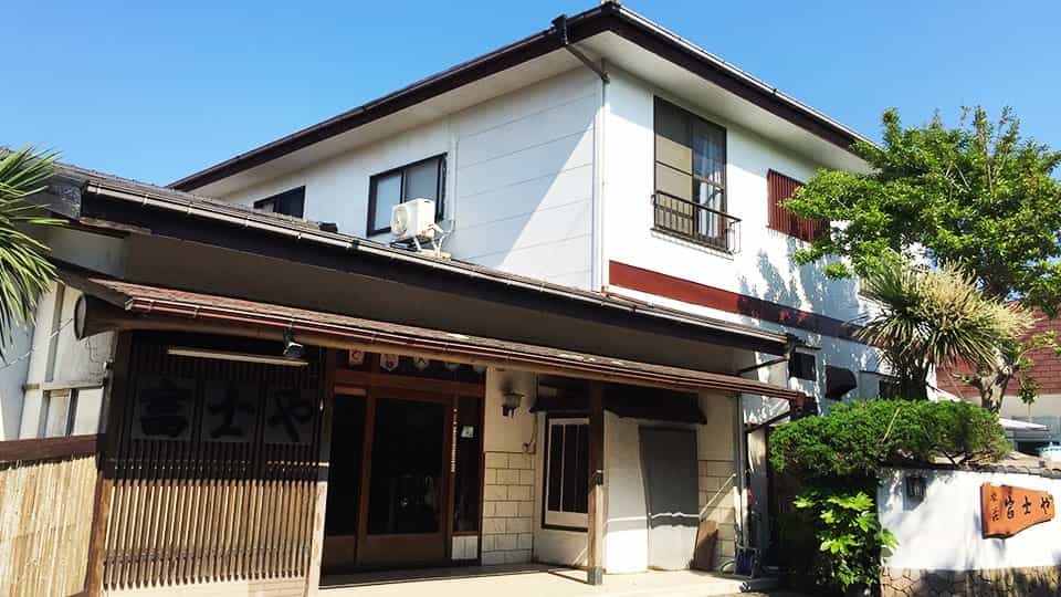 伊豆大島 旅荘 富士や |東海汽船・飛行機で行く伊豆諸島旅行ツアー 富士と伊豆