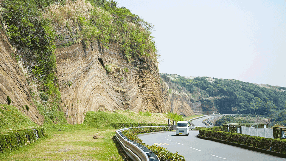 伊豆大島地層断面図