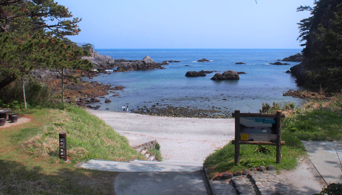 式根島 石白川海水浴場 伊豆諸島ツアー 伊豆七島ツアー トラベルロード