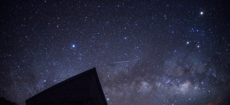 小笠原は2011年に星空日本一に選出されました。天の川が輝き、あなたの一生の思い出に刻み込みます。